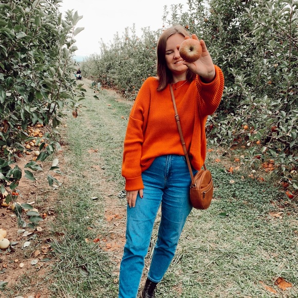 Meet your Posher, Paige - Picture 6 of 6